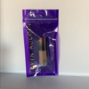 Kevyn Aucoin foundation